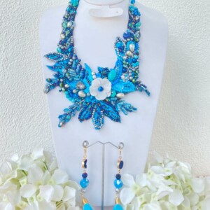COLLAR FLOR DE INVIERNO CON PEDRERIA
