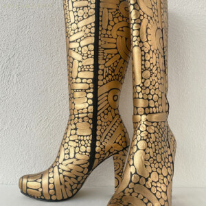 BOTA DE PIEL PINTADA A MANO DORADAS