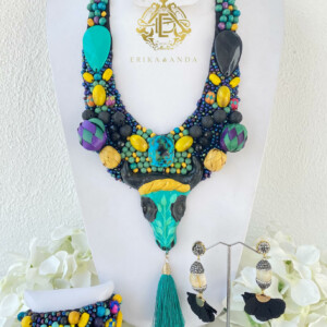 COLLAR DE TORO CON ARETES