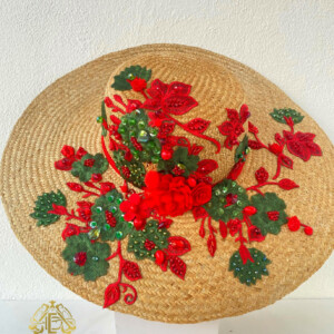 SOMBRERO DE PLAYA BORDADO CON FLORES