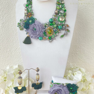 COLLAR GRIS Y VERDE CON PERLAS