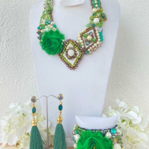 COLLAR VERDE DE ROMBO
