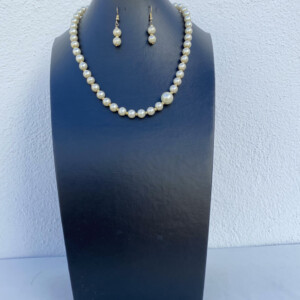 COLLAR DE PERLAS BLANCAS