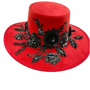 Sombrero De Gamuza Rojo bordado negro