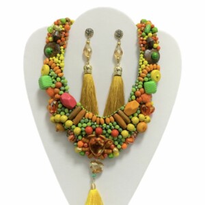 COLLAR AMARILLO CON PIEDRAS NATURALES