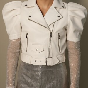 CHAMARRA BLANCA CON TRANSPARENCIA EN MANGAS