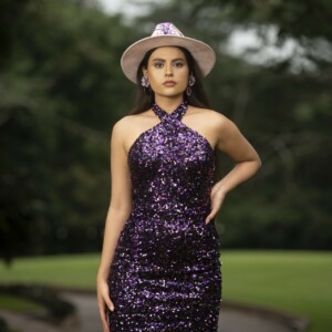 VESTIDO LARGO LENTEJUELA MORADO, AVERTURA EN LA PARTE TRASERA