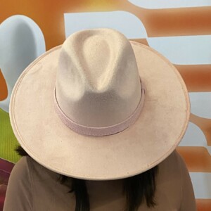 Sombrero color rosa pastel